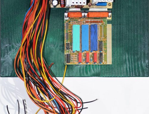 LA NASCITA DI UNA COMETA, 2023, tecnica mista, 30 x 30 x h8,5 cm
